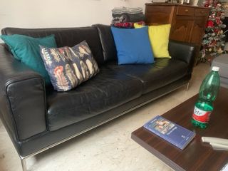 Divano 3 posti in pelle nero Ikea