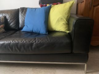 Divano 3 posti in pelle nero Ikea