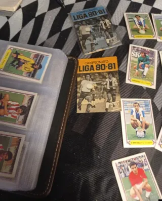 350 cromos Liga 81-82 sin repetir recuperados y