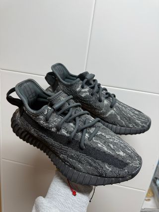 Adidas Yeezy Boost 350 V2