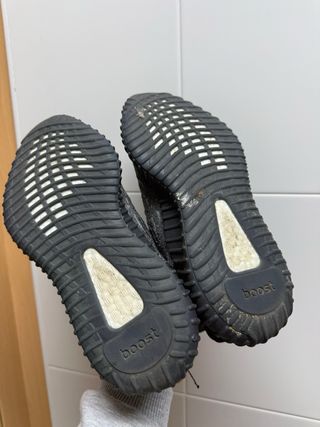 Adidas Yeezy Boost 350 V2