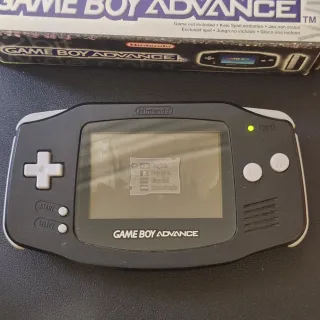 Nintendo Game Boy Advance con Caja y Manuales