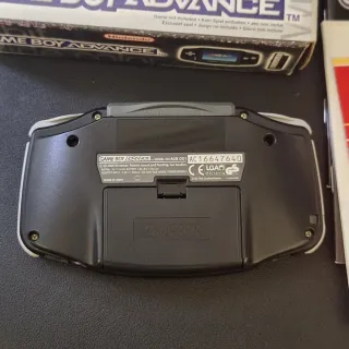 Nintendo Game Boy Advance con Caja y Manuales