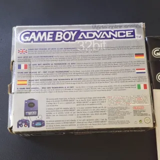 Nintendo Game Boy Advance con Caja y Manuales