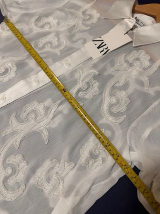 Camisa Zara blanca bordada