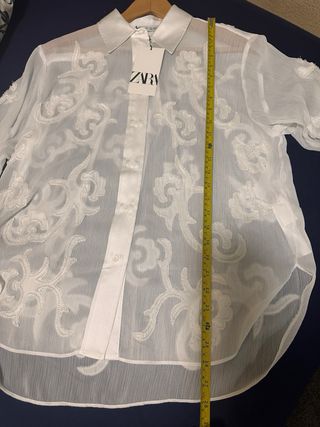 Camisa Zara blanca bordada