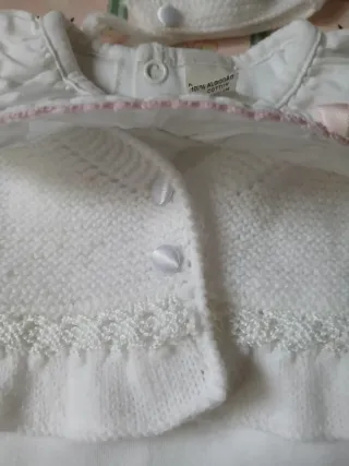 Chaqueta, capota,cubrepañal y body bebe 12 meses