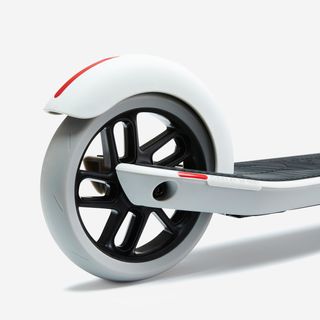 PATINETE JÚNIOR M900 GRIS LUNAR Y TOQUE EN ROJO