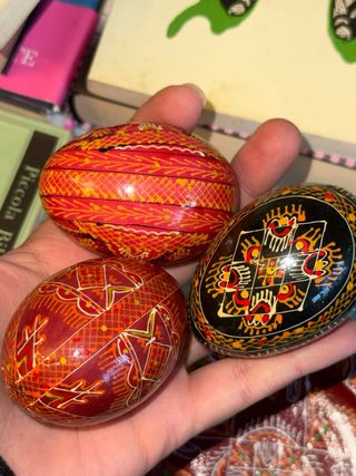 Uova rumene decorate, condizioni come da foto