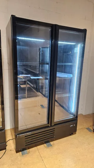 Nevera Vertical Puertas Cristal