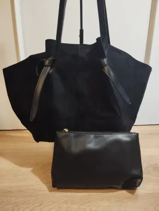 Bolso Negro Suede con Neceser