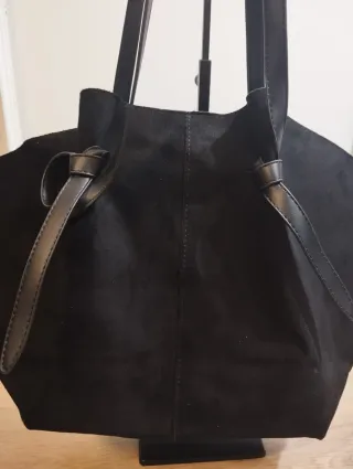 Bolso Negro Suede con Neceser