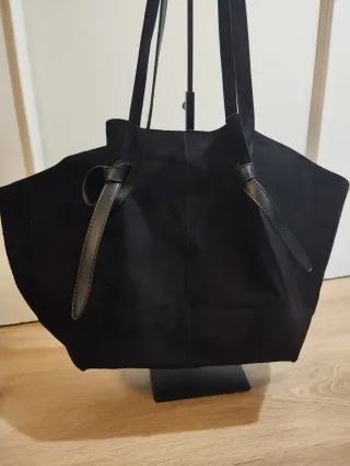 Bolso Negro Suede con Neceser