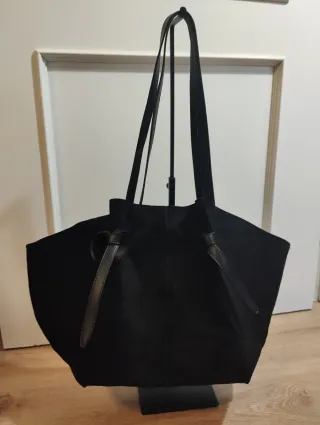 Bolso Negro Suede con Neceser