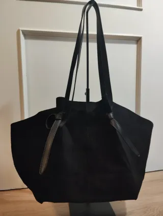 Bolso Negro Suede con Neceser