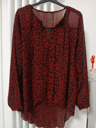 Blusa donna fantasia animalier rossa e nera