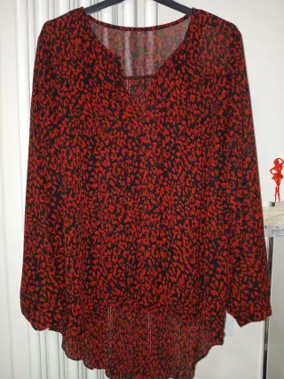 Blusa donna fantasia animalier rossa e nera