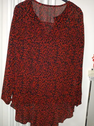 Blusa donna fantasia animalier rossa e nera