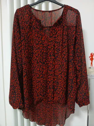 Blusa donna fantasia animalier rossa e nera