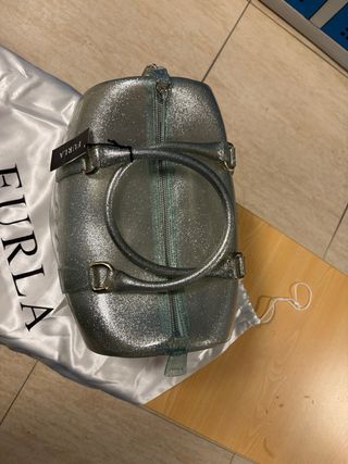 Bolso Furla metalizado sin uso