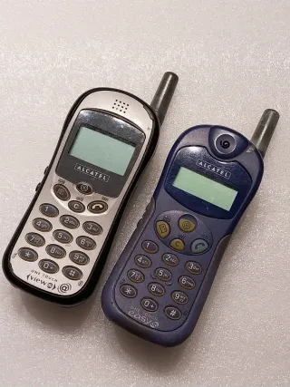 Lote 2 Móviles Alcatel One Touch Colección