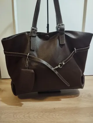 Bolso de piel marrón