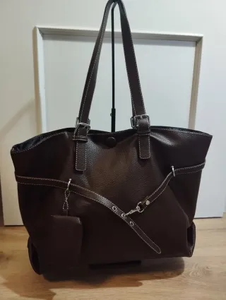 Bolso de piel marrón