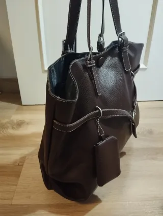 Bolso de piel marrón