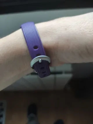 Reloj chica morado y plateado