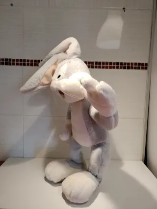 Peluche Bugs Bunny alto 44cm con corpo modellabil