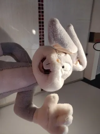 Peluche Bugs Bunny alto 44cm con corpo modellabil
