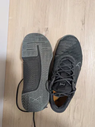 Nike Metcon 9 T45 Gris Oscuro