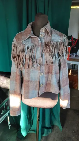 Chaqueta de cuadros con flecos