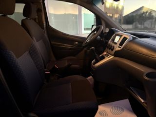Nissan NV200 2015