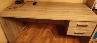 Mesa de escritorio madera y metal