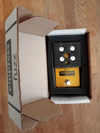 Pedal Fuzz Empress Guitarra