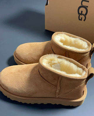 Botas      UGG      Mini       Castaño