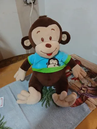 Peluche scimmia con maglietta