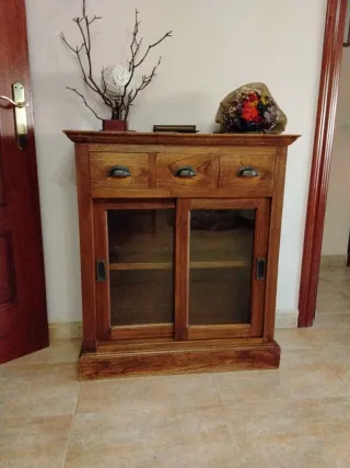 Mueble auxiliar rústico de madera