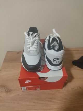Nike Air Max 1 originales  sin estrenar.
