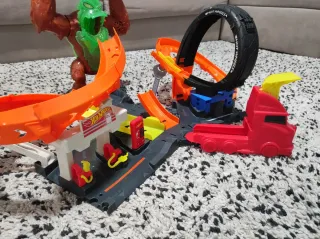 Pista Hot Wheels Gorila con Coche y Camión