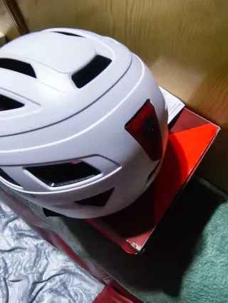 Casco B-PRO blanco 400g nuevo