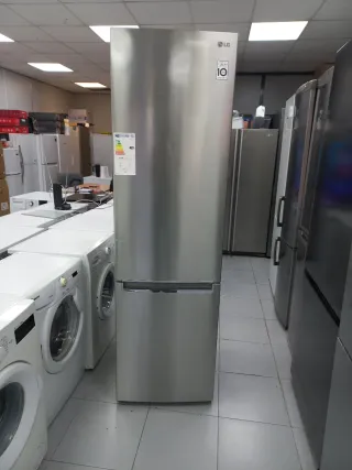 Nevera LG plateada combi nofrost