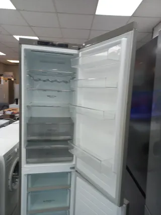 Nevera LG plateada combi nofrost