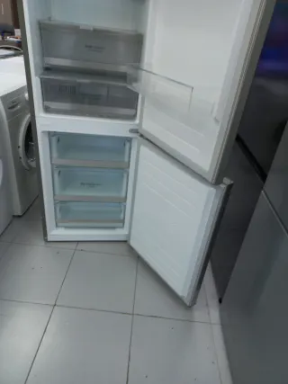 Nevera LG plateada combi nofrost