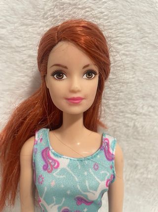 Muñeca Barbie Peliroja Vestido Unicornios