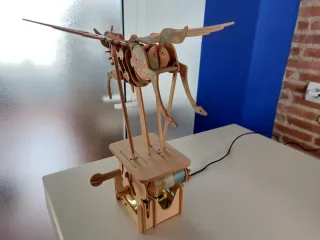 Maqueta Caballo Mecánico Madera Pegasus