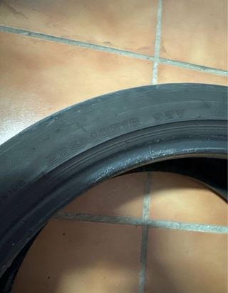 Neumático Bridgestone Potenza 225/40R18