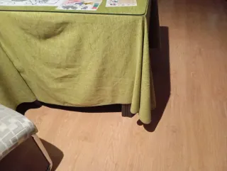 Mesa de comedor de madera