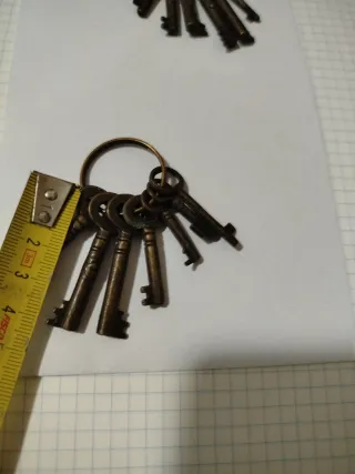 Set di chiavi antiche piccole